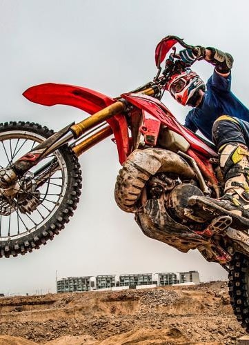 RACE SETTING SERVICE